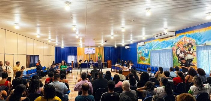 Câmara de Almeirim celebra cultura local com Moção de Aplausos a artesãos e apresentação de carimbó